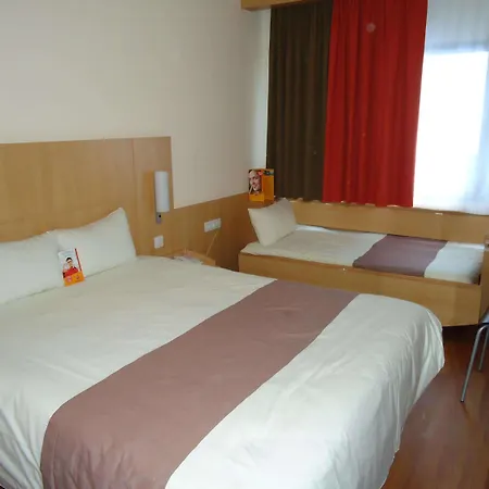 Ibis Girona