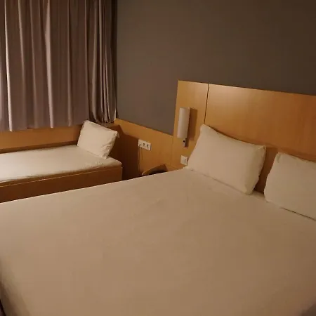 Ibis Otel