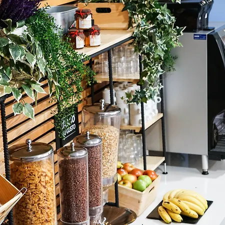 Ibis 2* Жирона