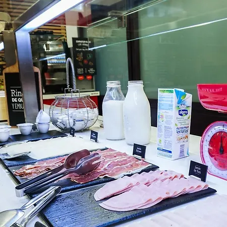 Otel Ibis Girona