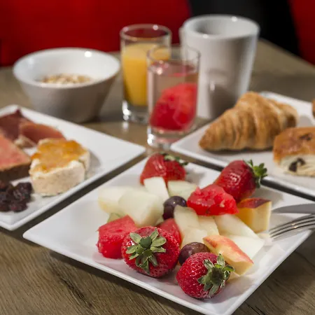 Ibis Hotel 2*