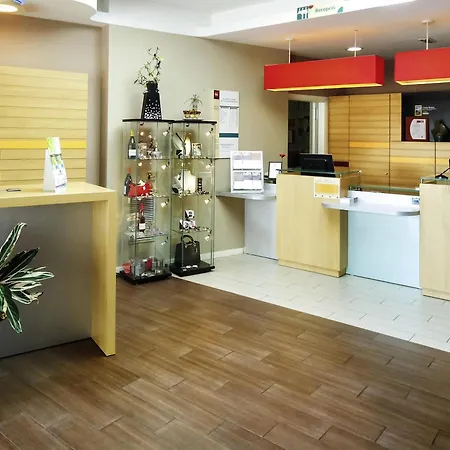Ibis Szálloda Girona
