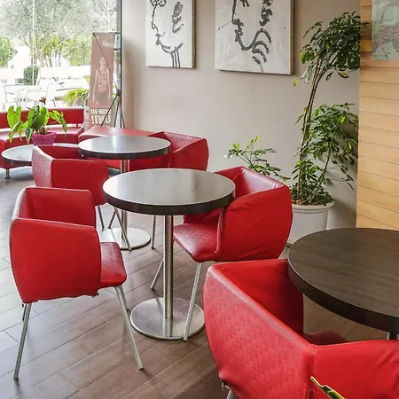 Hotel Ibis 2*