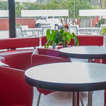 Hotel Ibis 2*