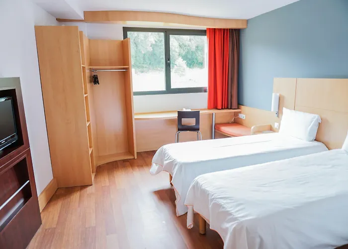 Ibis 2* Χιρόνα