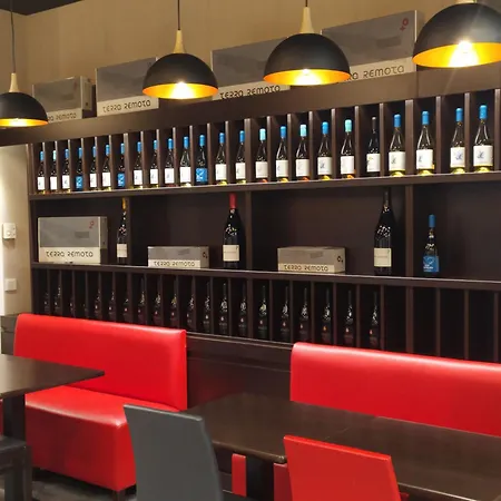 赫罗纳宜必思酒店 2*