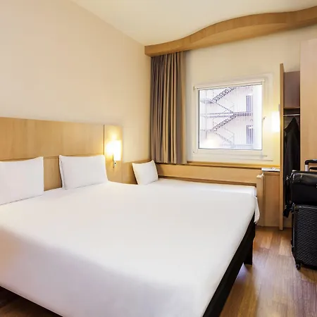 Ibis فندق خيرونا